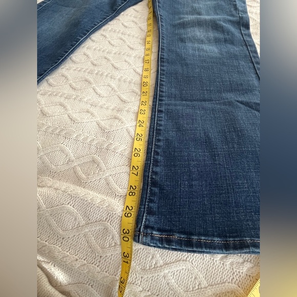 Levi’s Dark Wash Distressed Curvy Bootcut Women's Jeans Size 32/30 - Picture 9 of 16